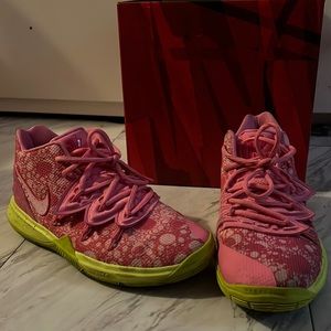 Nike Kyrie Patrick Star